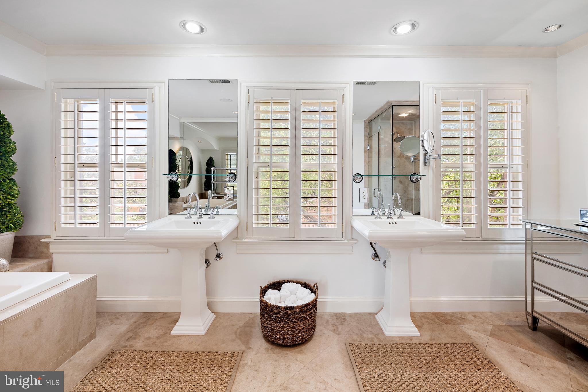 312 N Fairfax STREET