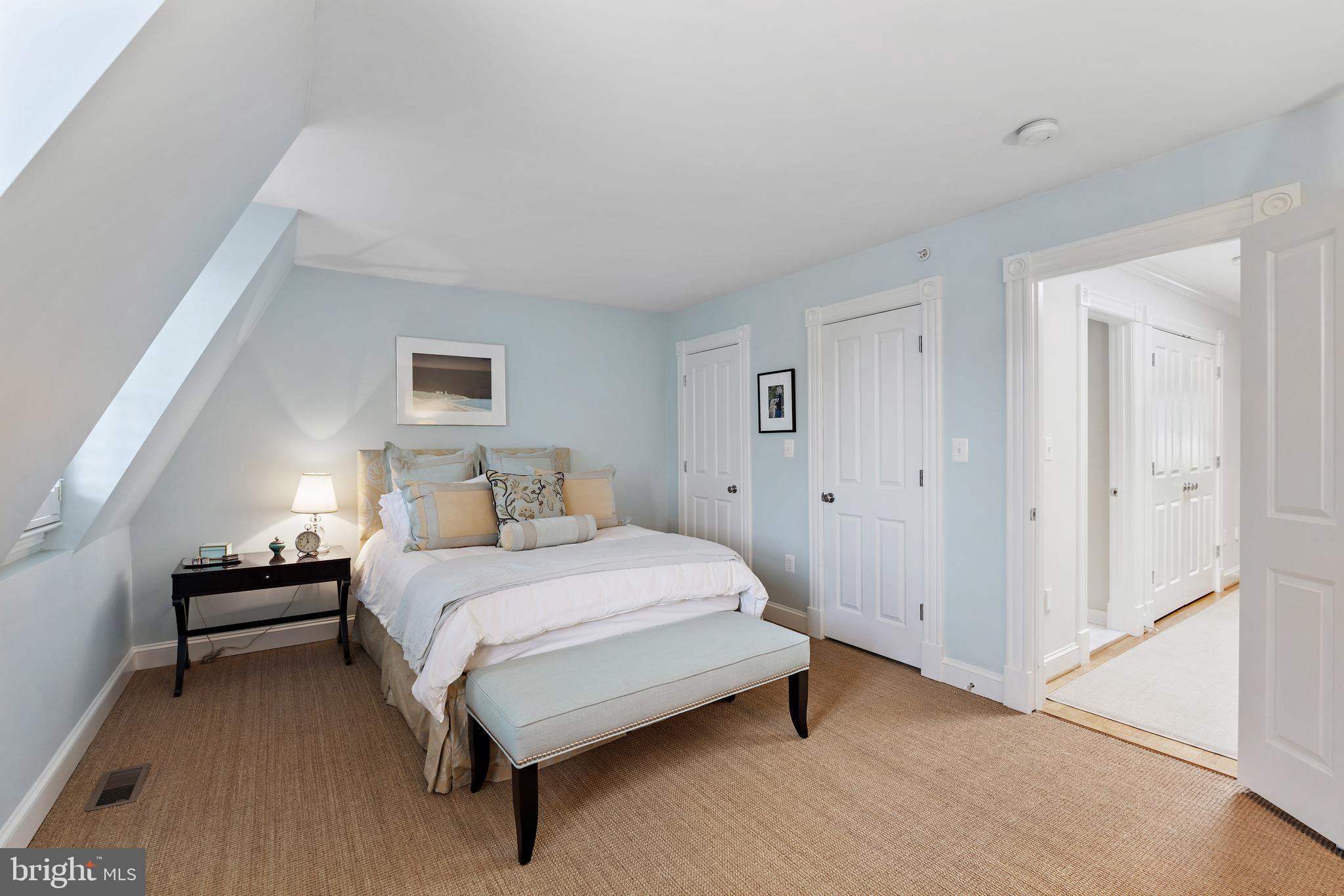 312 N Fairfax STREET