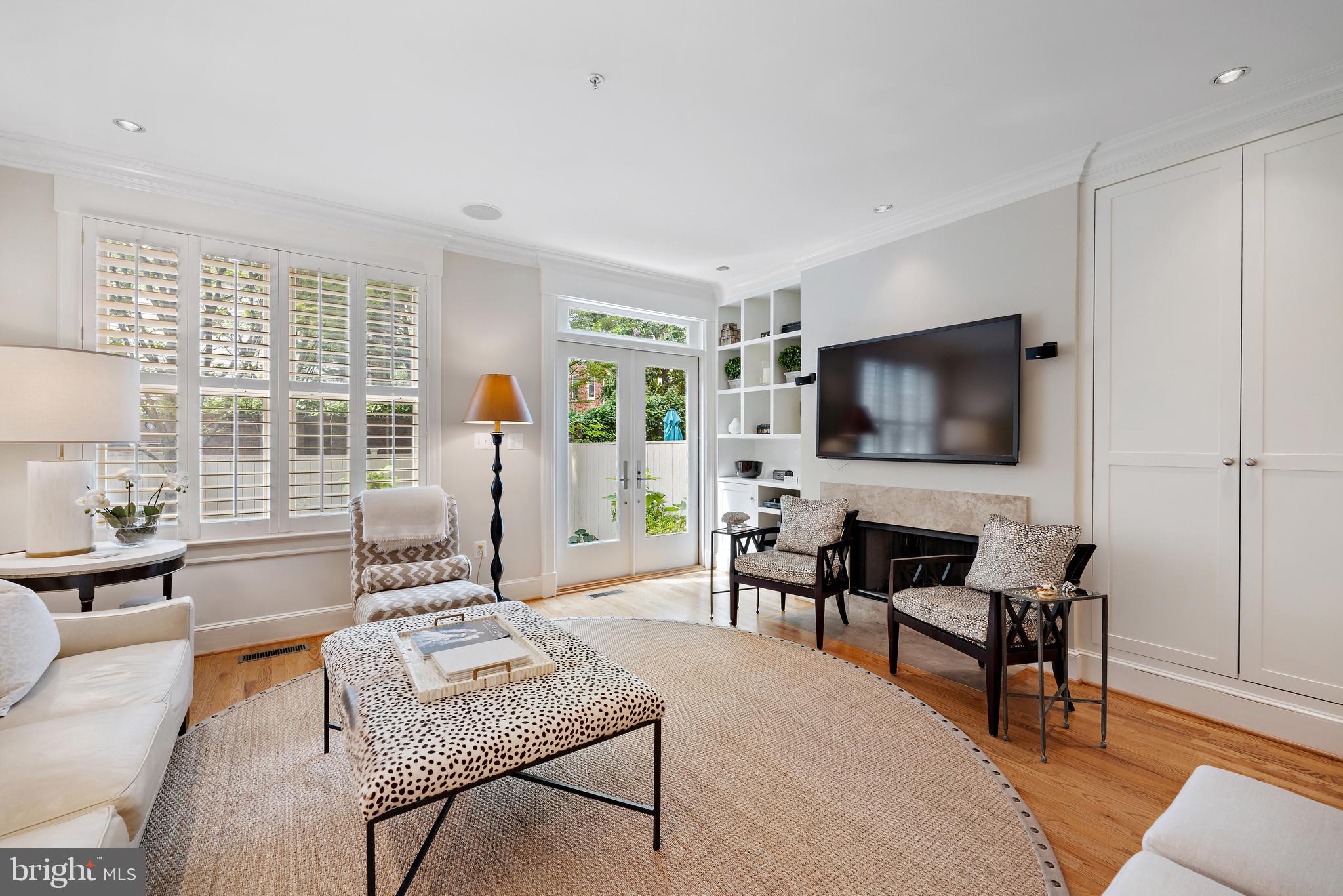 312 N Fairfax STREET