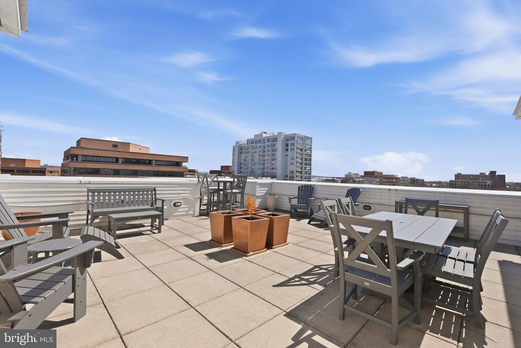 1023 N ROYAL STREET 305