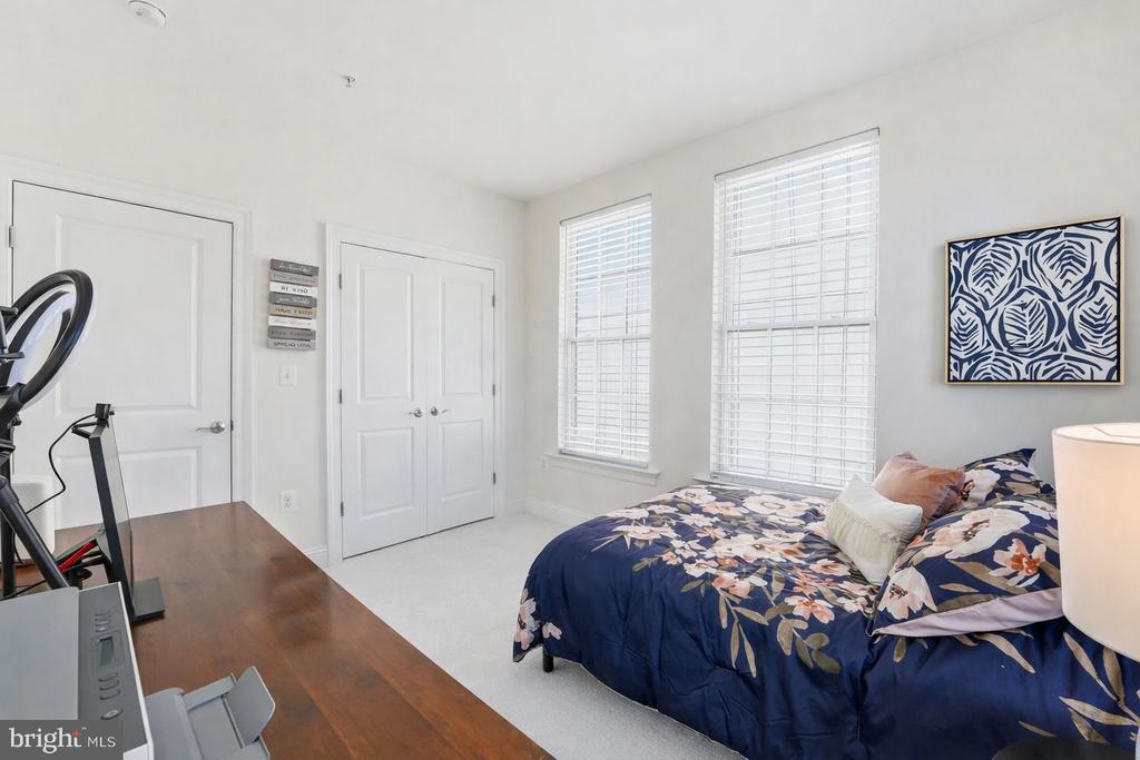 1023 N ROYAL STREET 305
