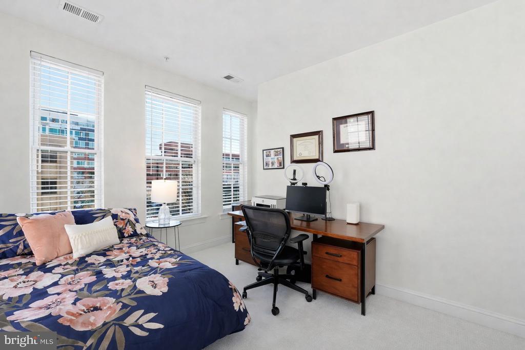 1023 N ROYAL STREET 305