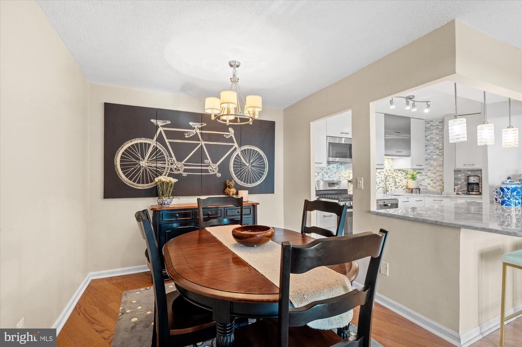 501 SLATERS LANE Unit: 611