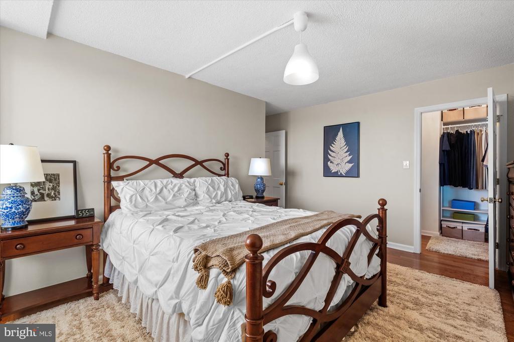 501 SLATERS LANE Unit: 611