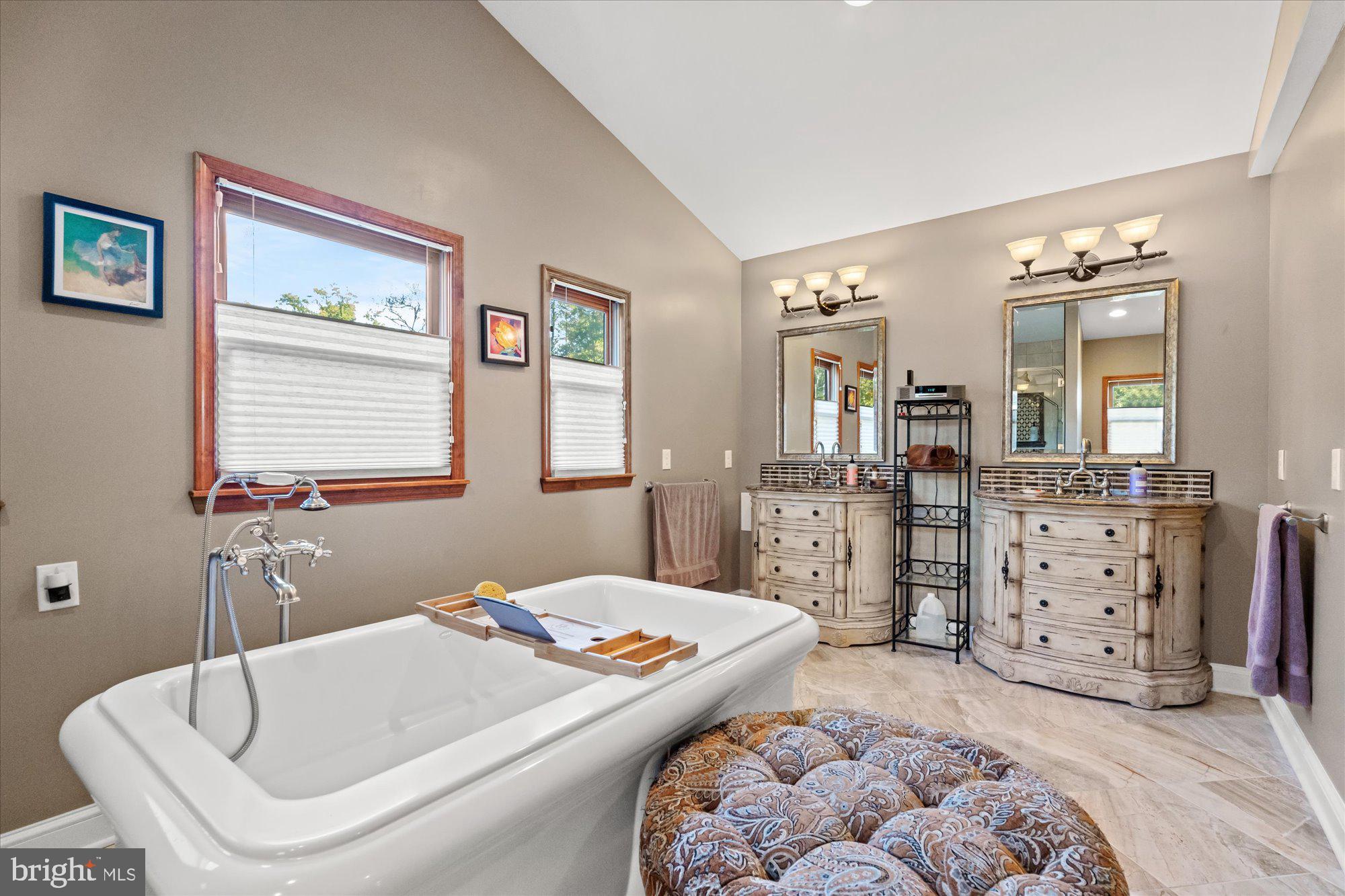 1042 Dalebrook DRIVE