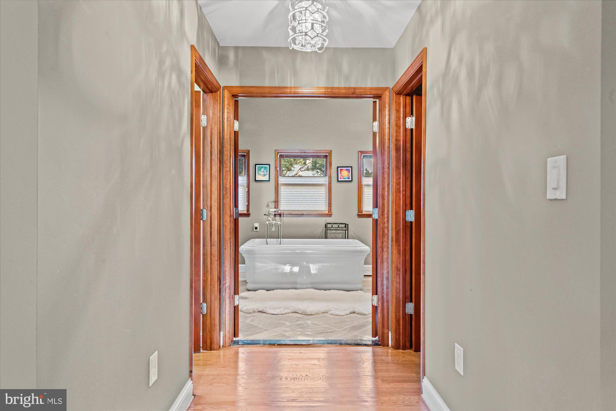 1042 Dalebrook DRIVE