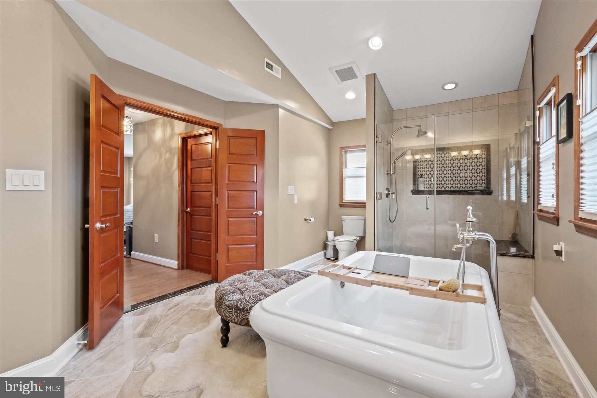 1042 Dalebrook DRIVE