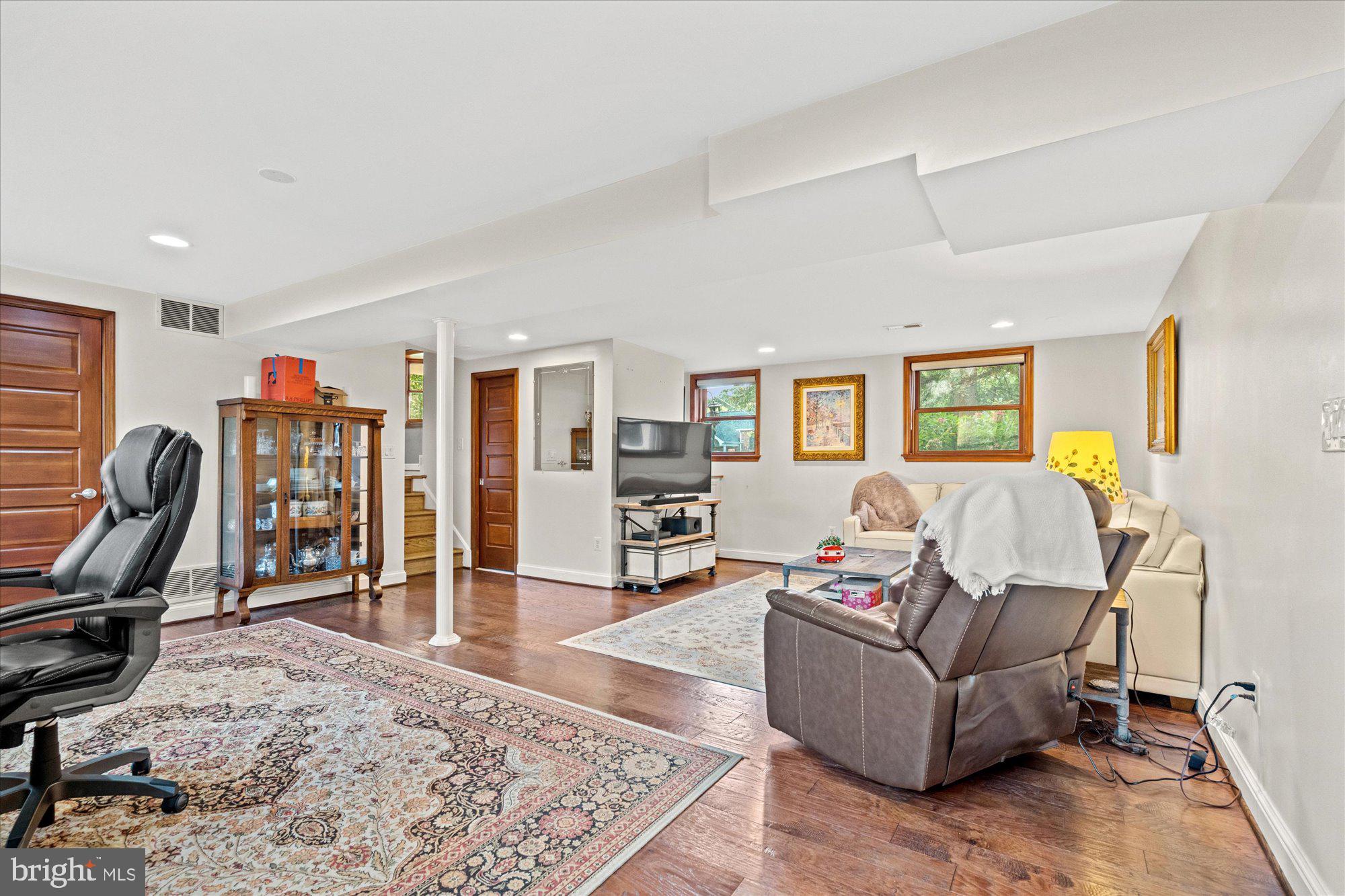 1042 Dalebrook DRIVE
