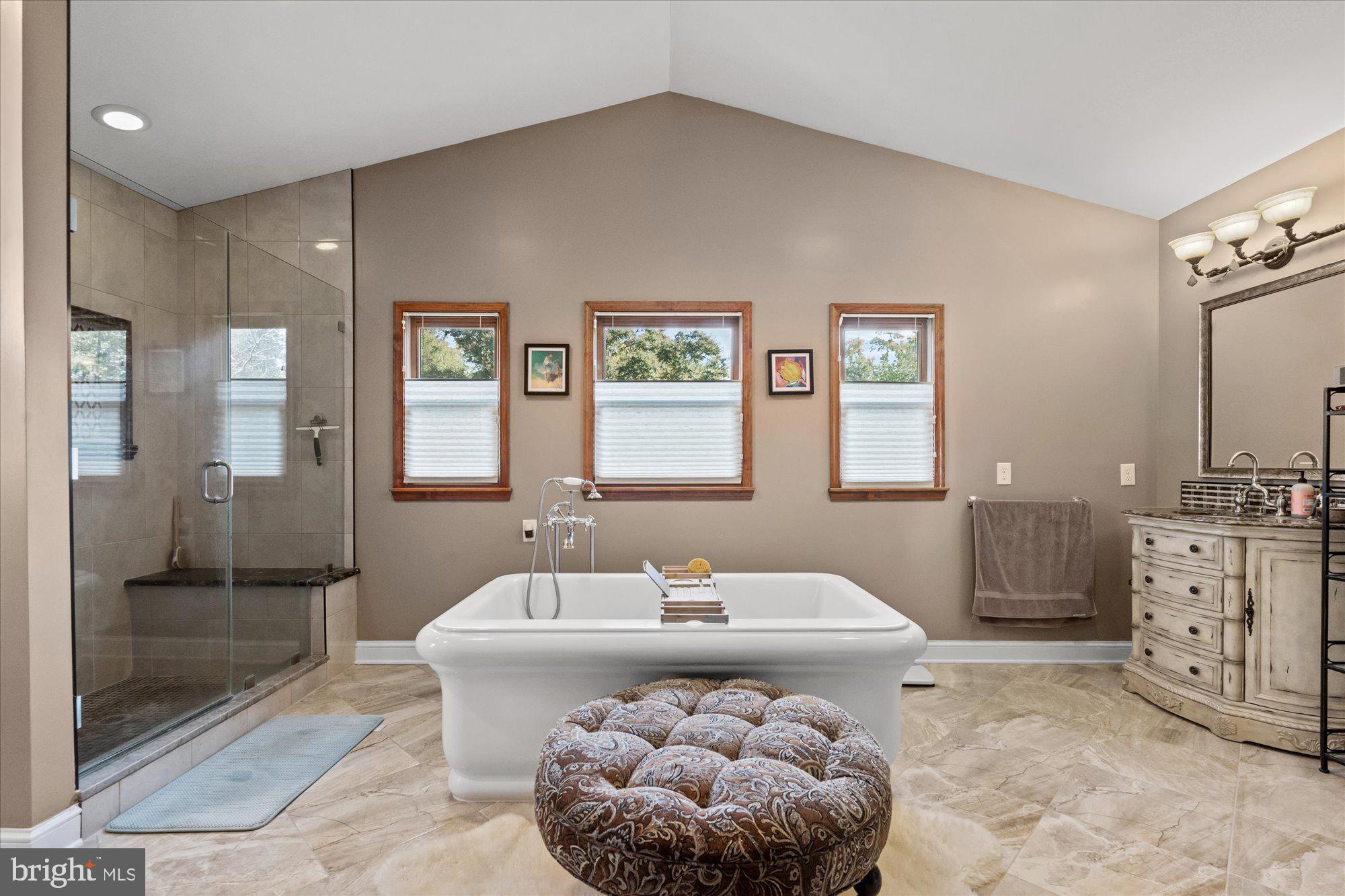 1042 Dalebrook DRIVE