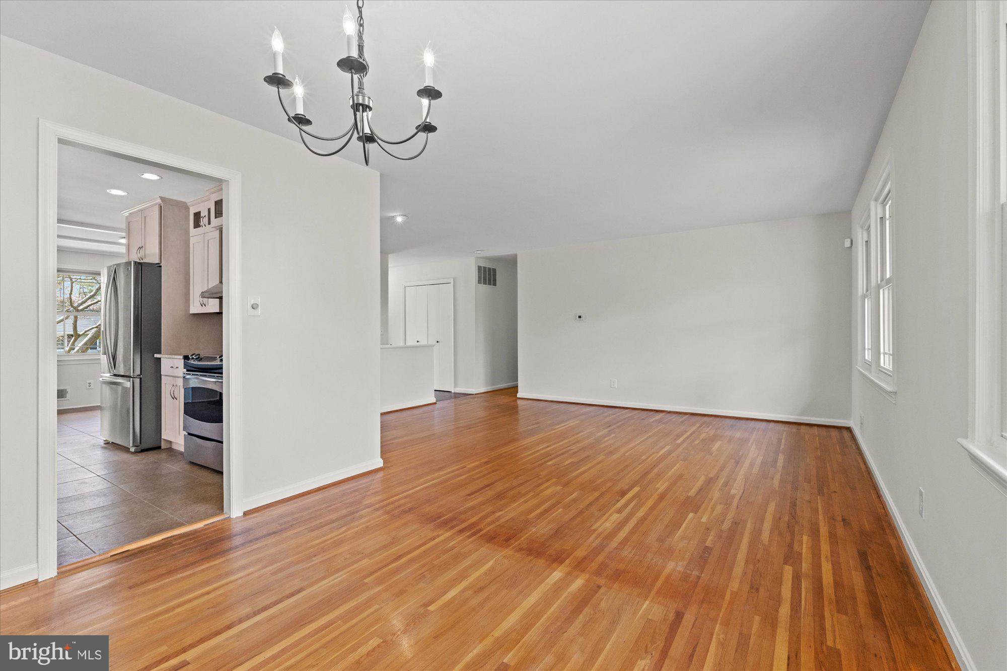 902 Neal Dr