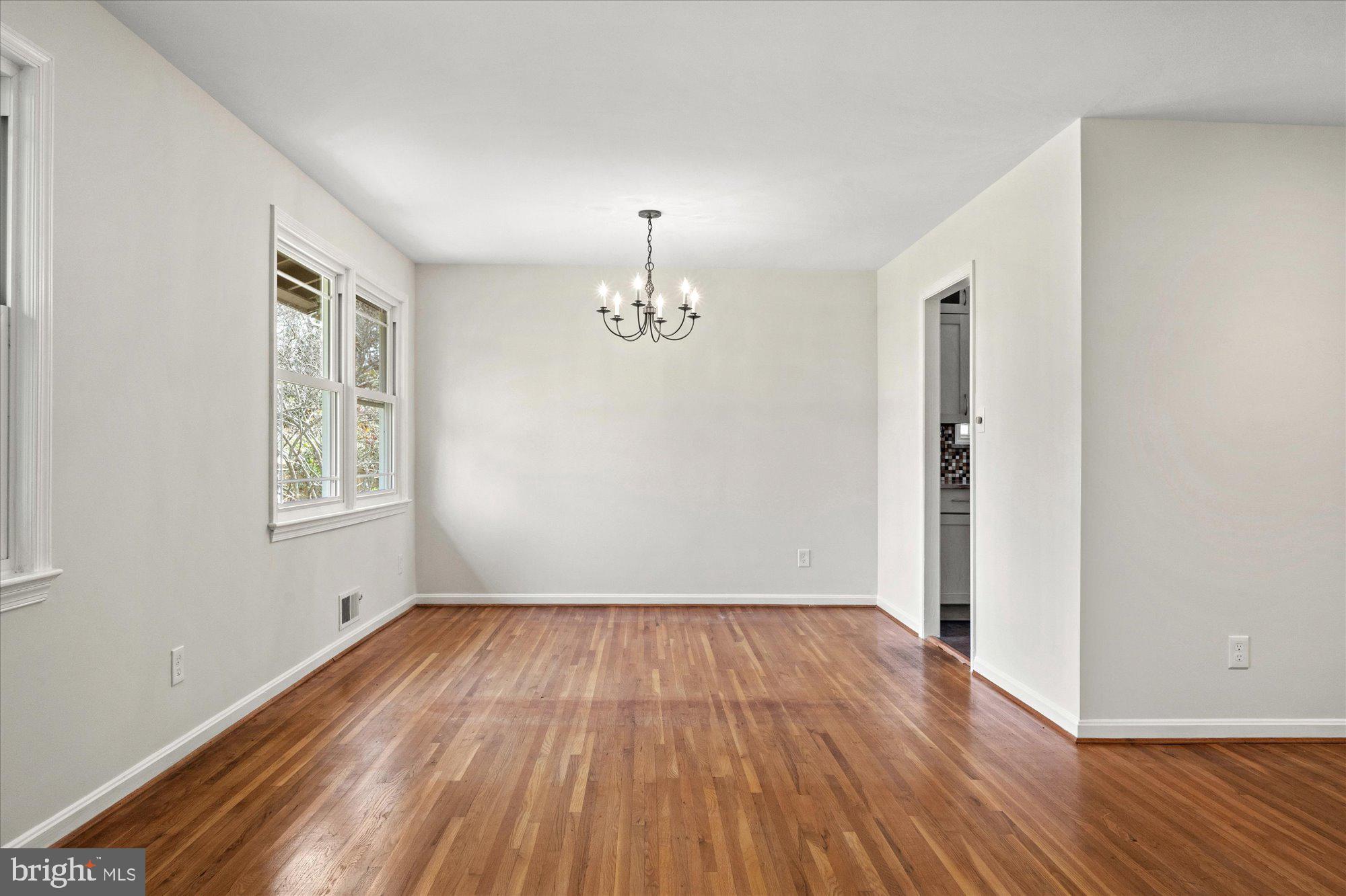 902 Neal Dr