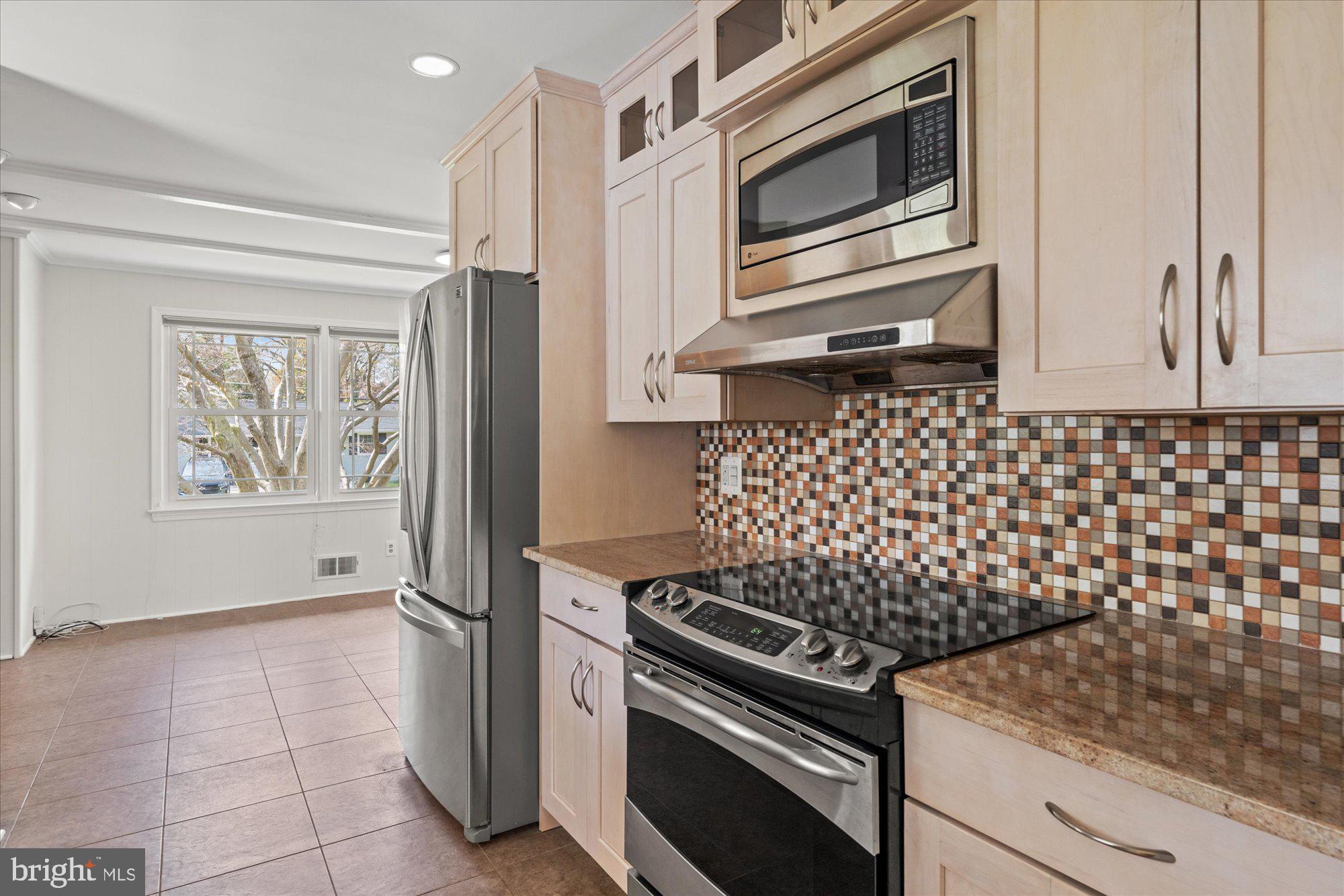 902 Neal Dr
