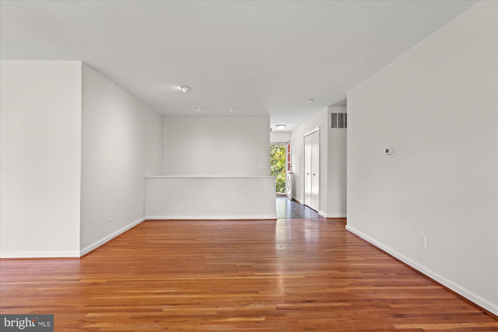 902 Neal Dr