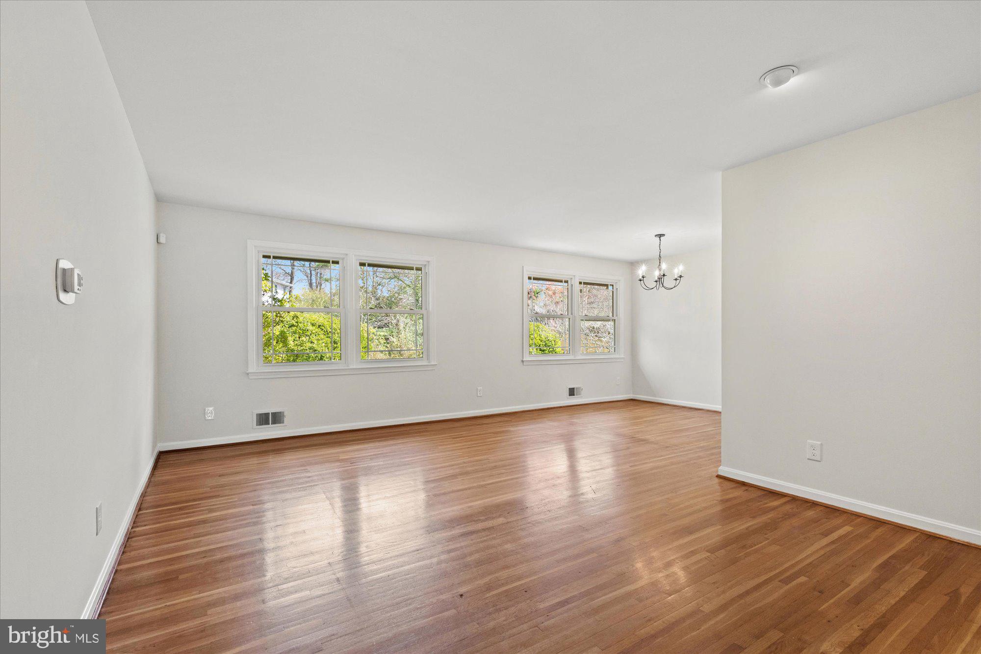 902 Neal Dr