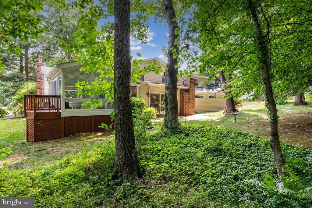 9100 Ashmeade Dr