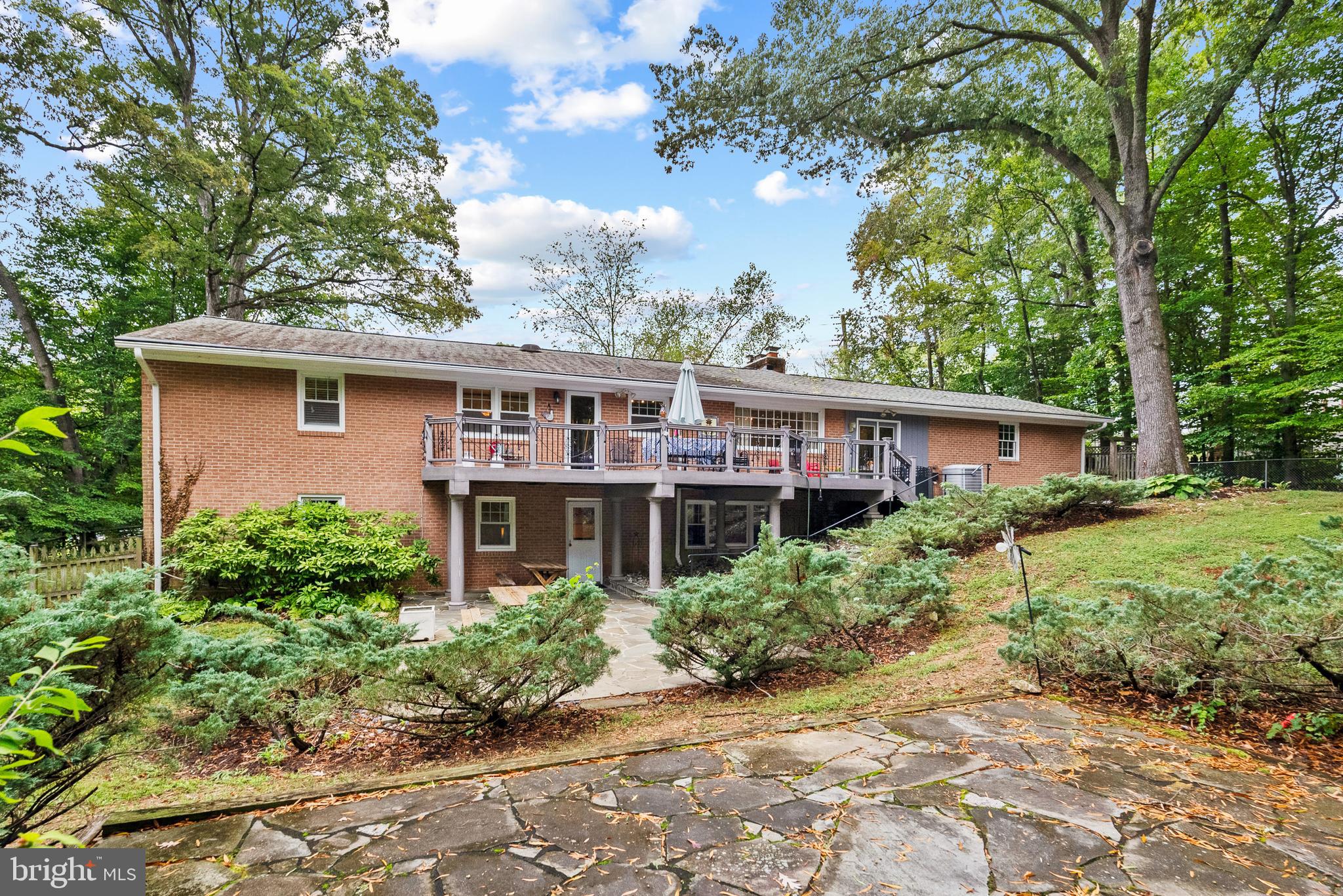 2210 Collingwood Rd