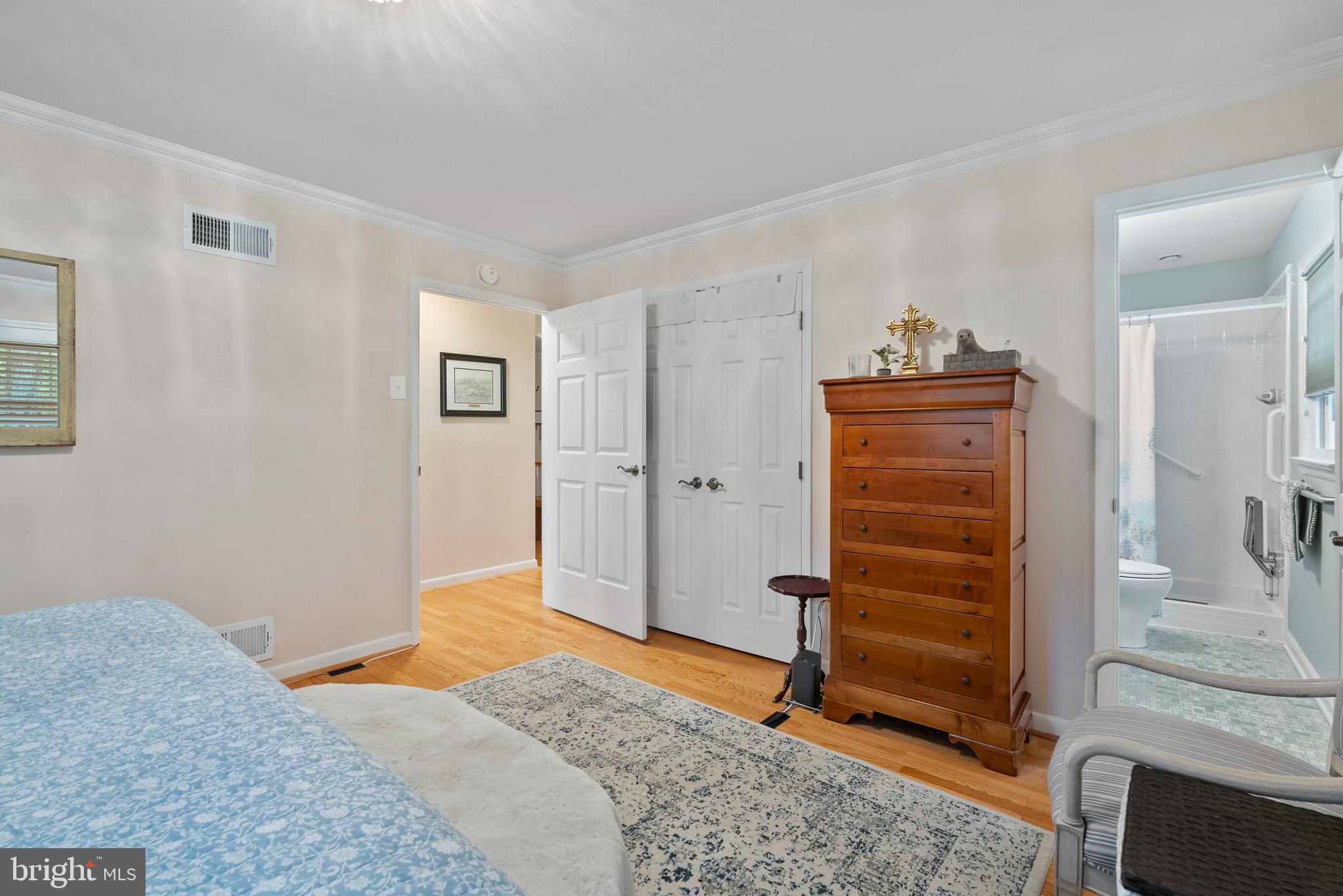 2210 Collingwood Rd
