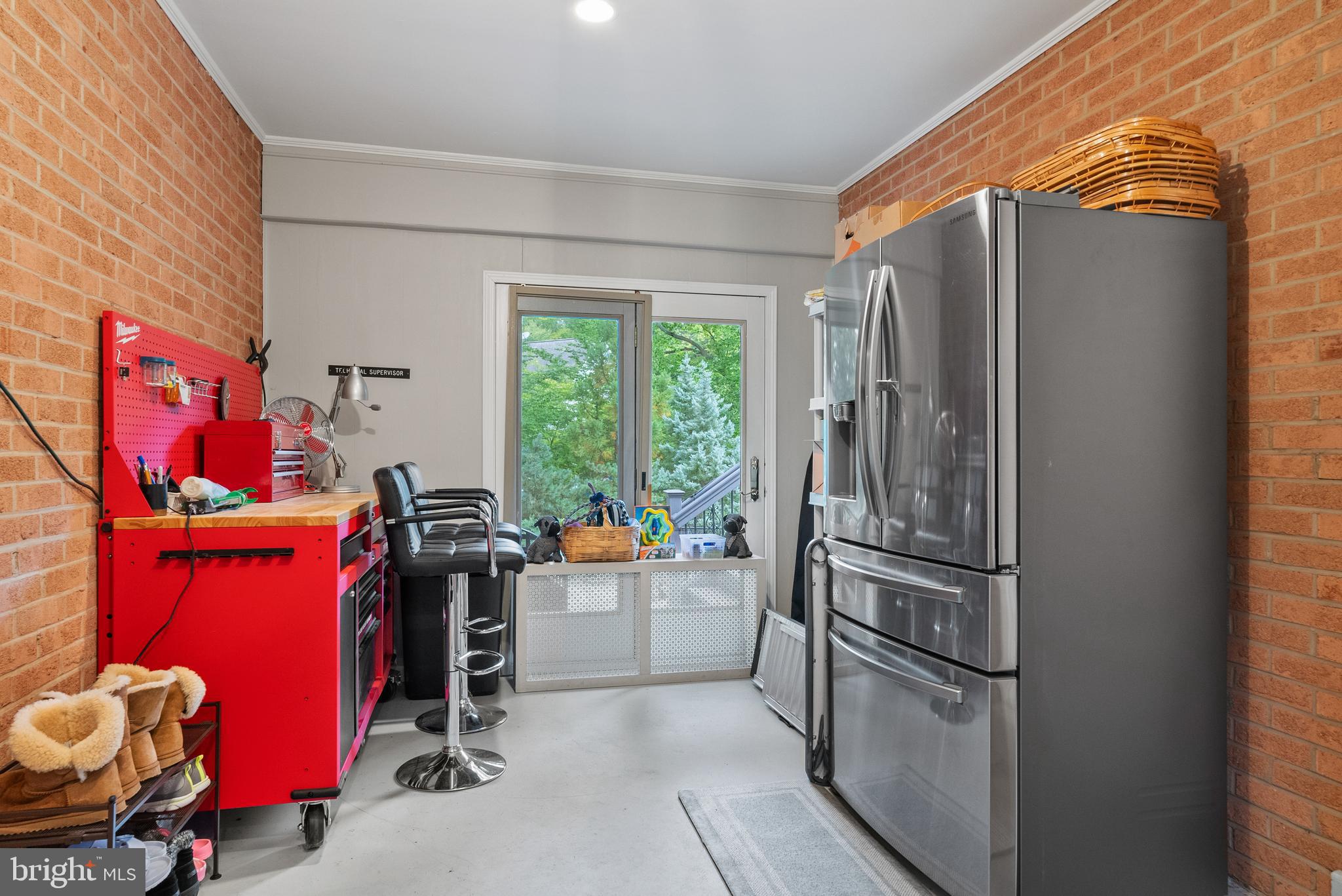 2210 Collingwood Rd