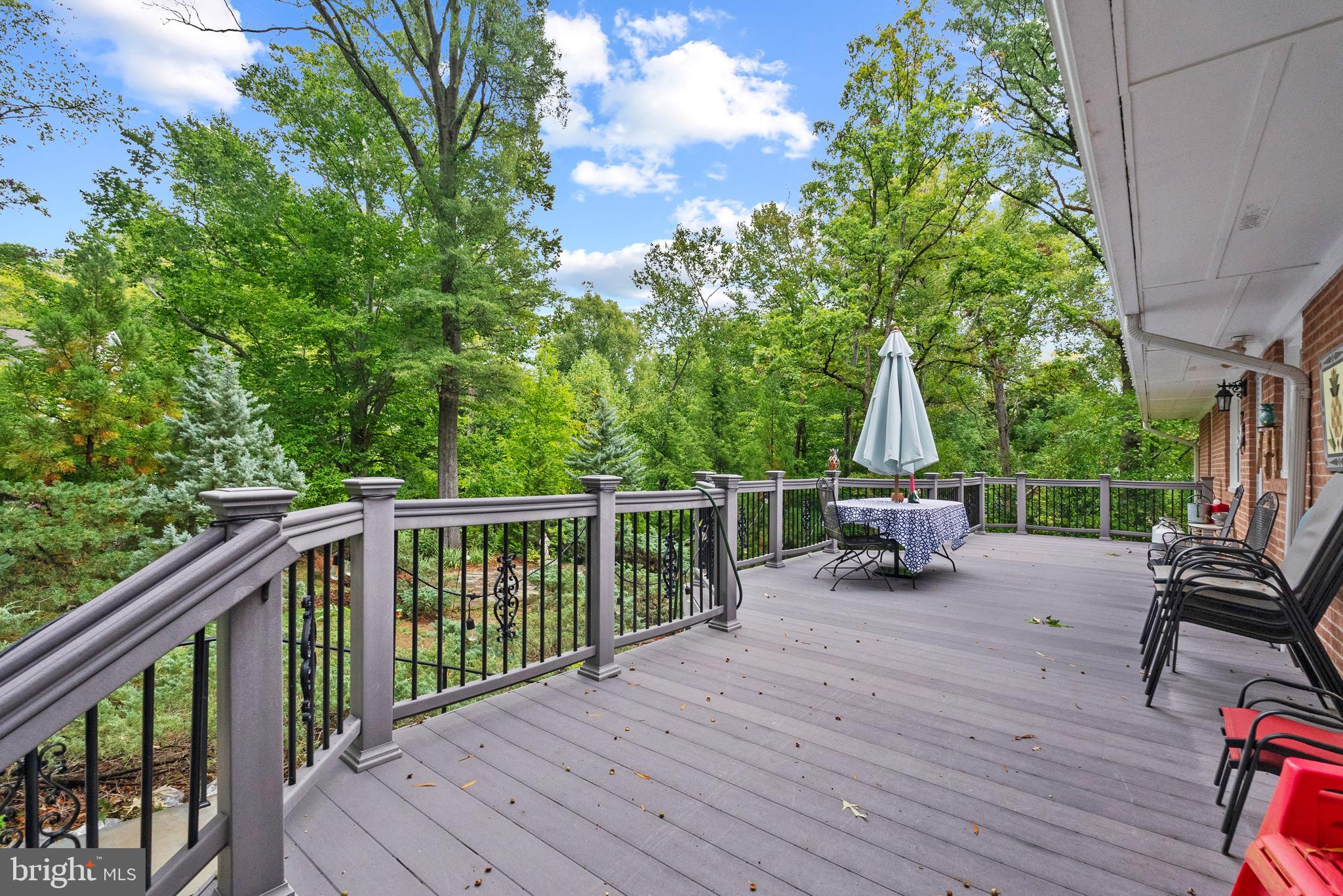 2210 Collingwood Rd