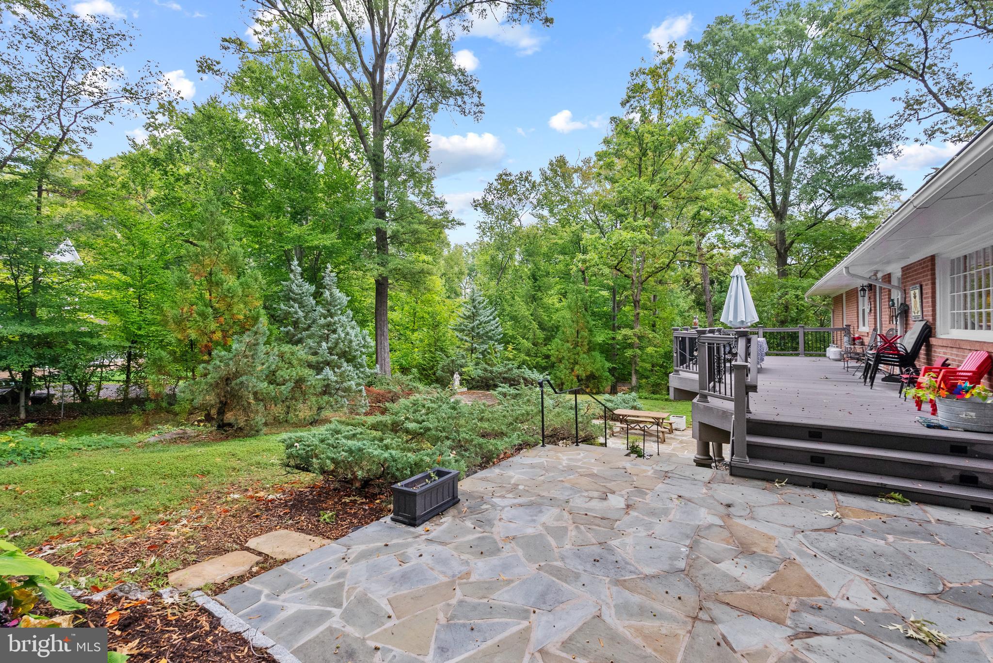 2210 Collingwood Rd