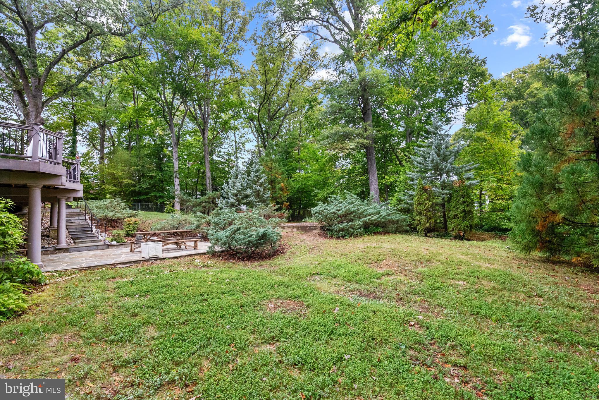 2210 Collingwood Rd