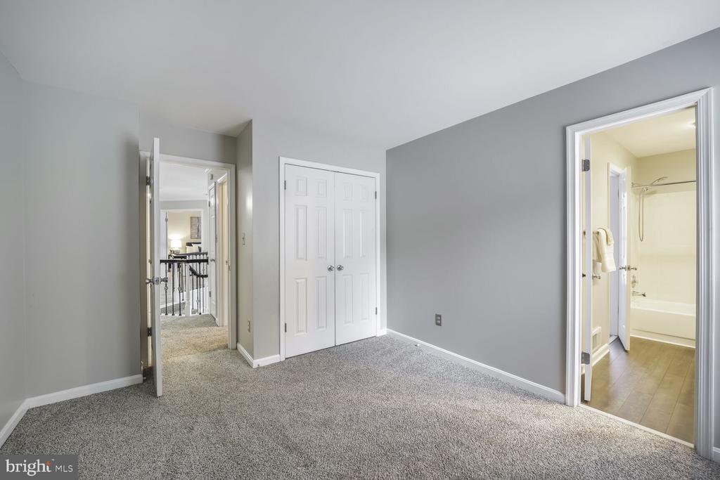 8204 Collingwood Ct