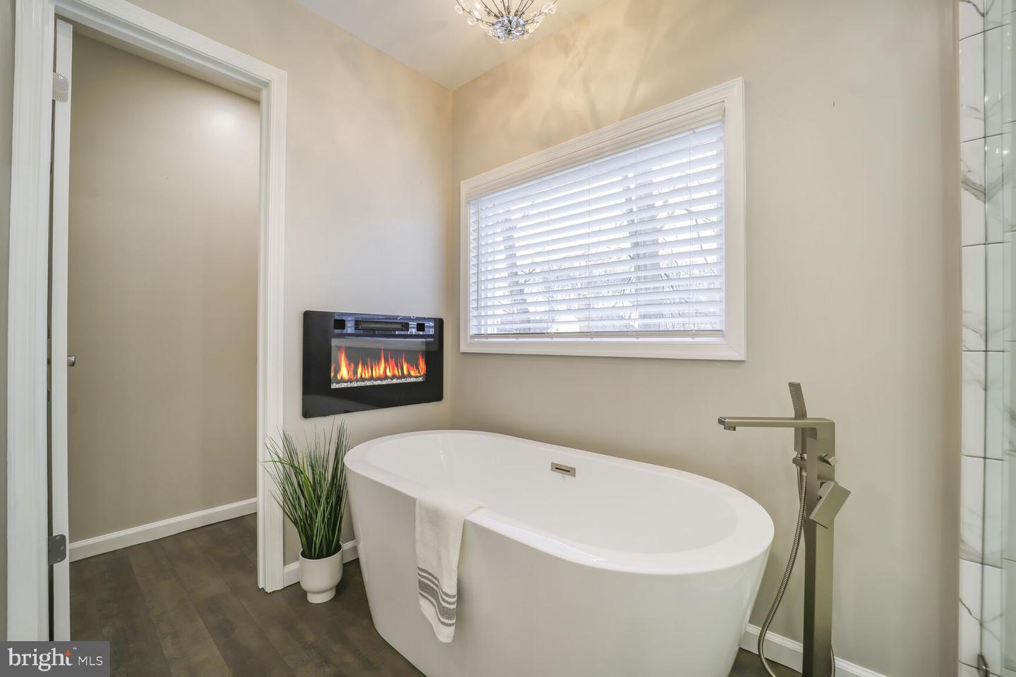 8204 Collingwood Ct