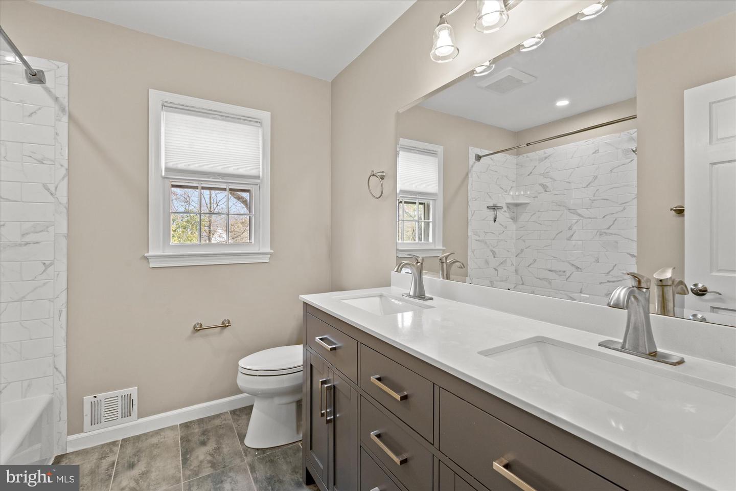 1003 Potomac Ln