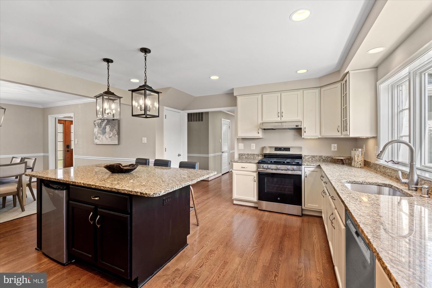 1003 Potomac Ln