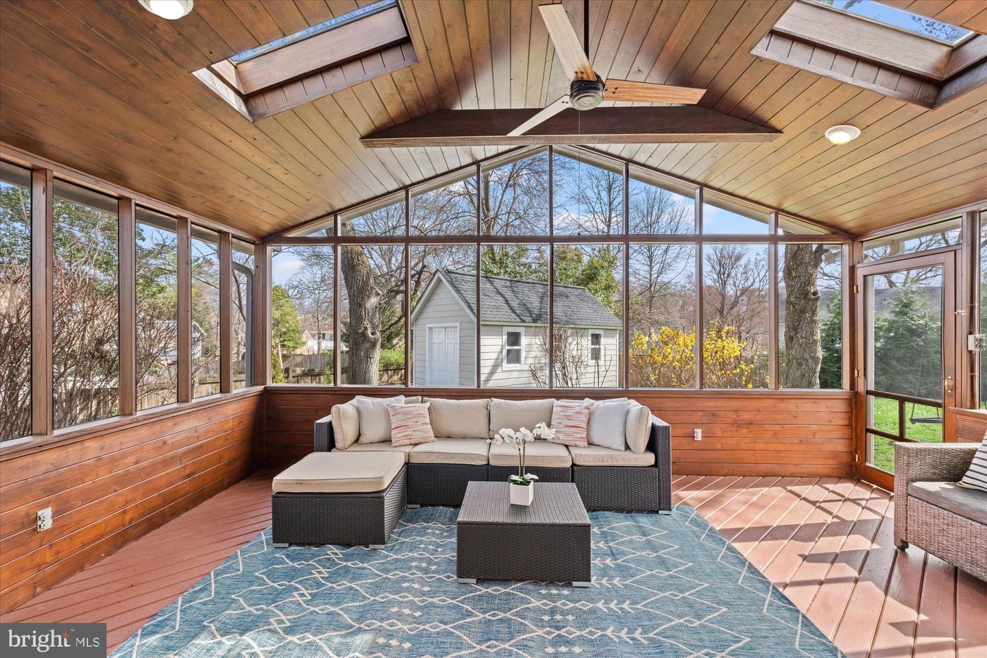 1003 Potomac Ln