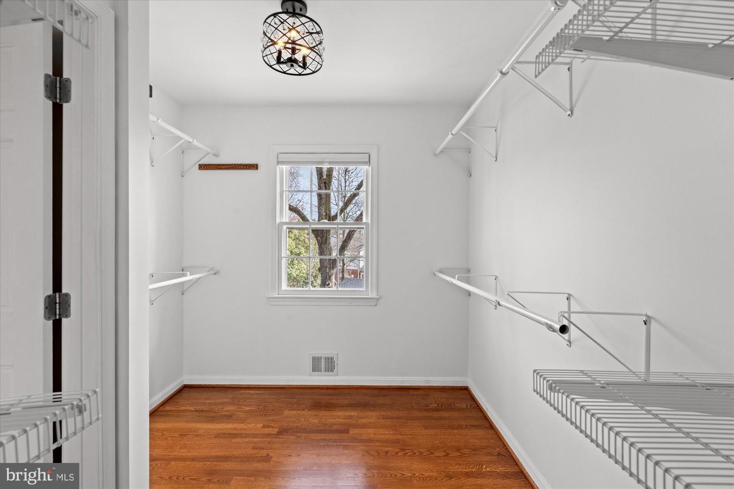 1003 Potomac Ln