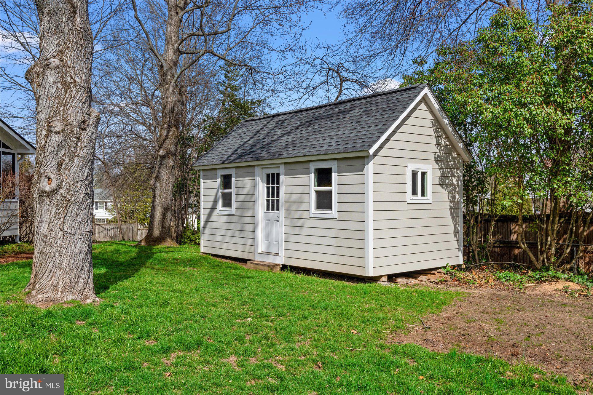 1003 Potomac Ln
