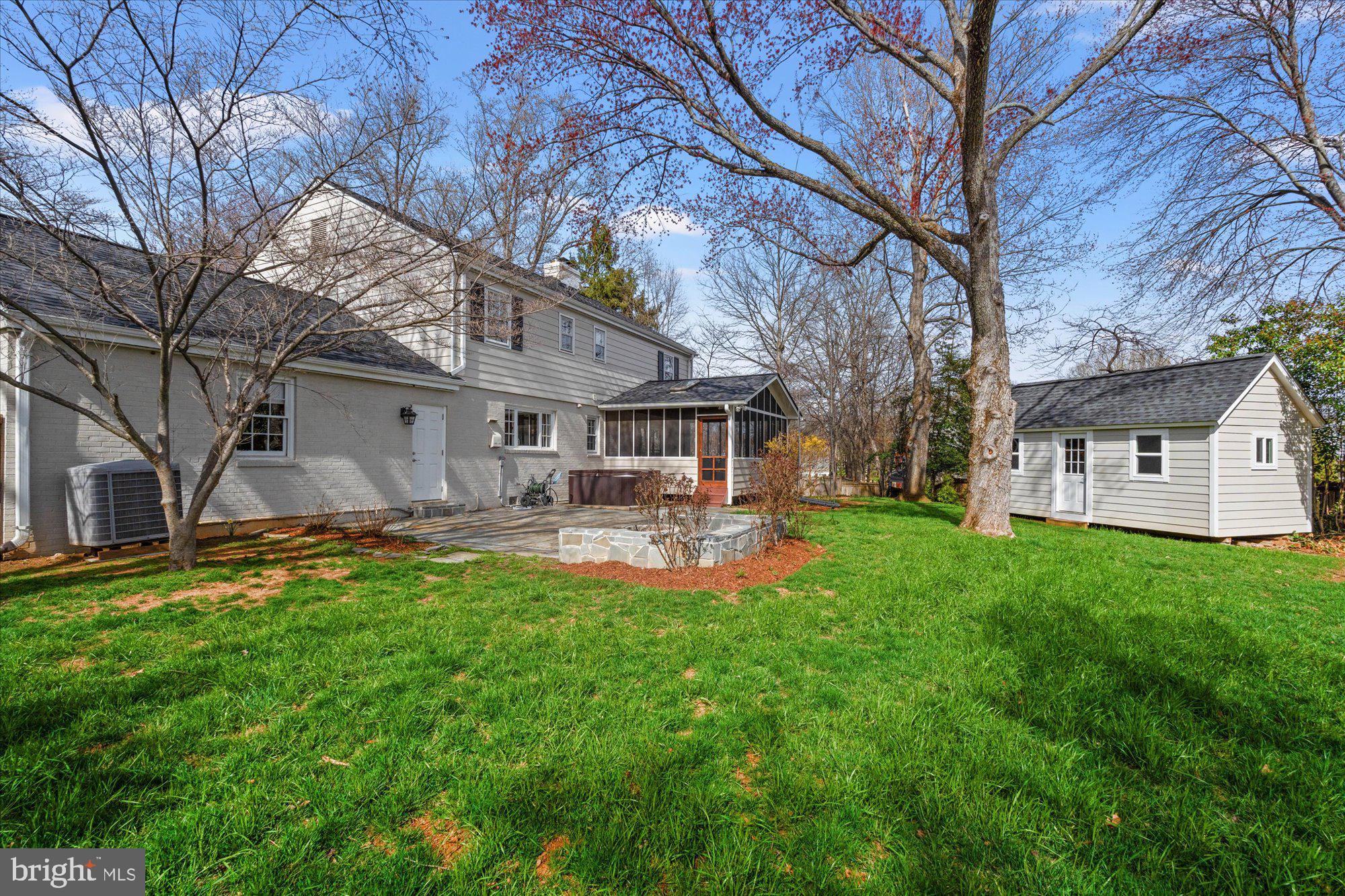 1003 Potomac Ln