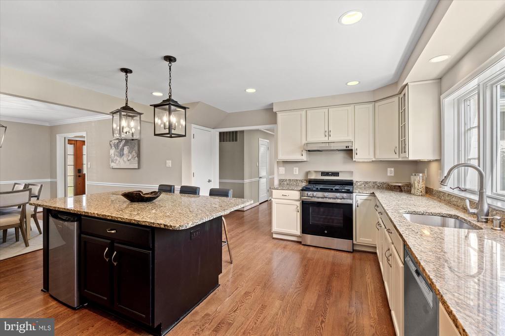 1003 Potomac Ln