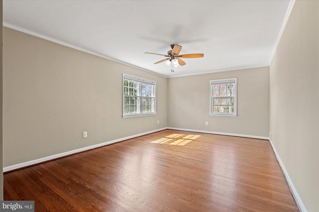 1003 Potomac Ln
