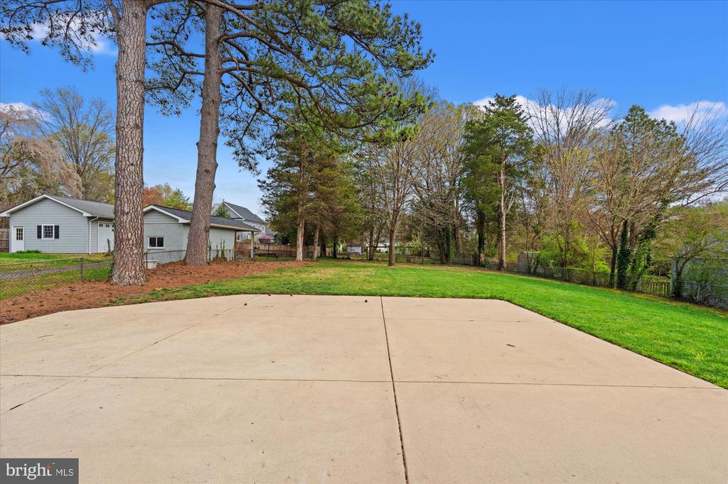 8709 Fort Hunt Rd