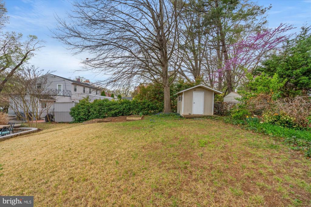 830 Neal Dr