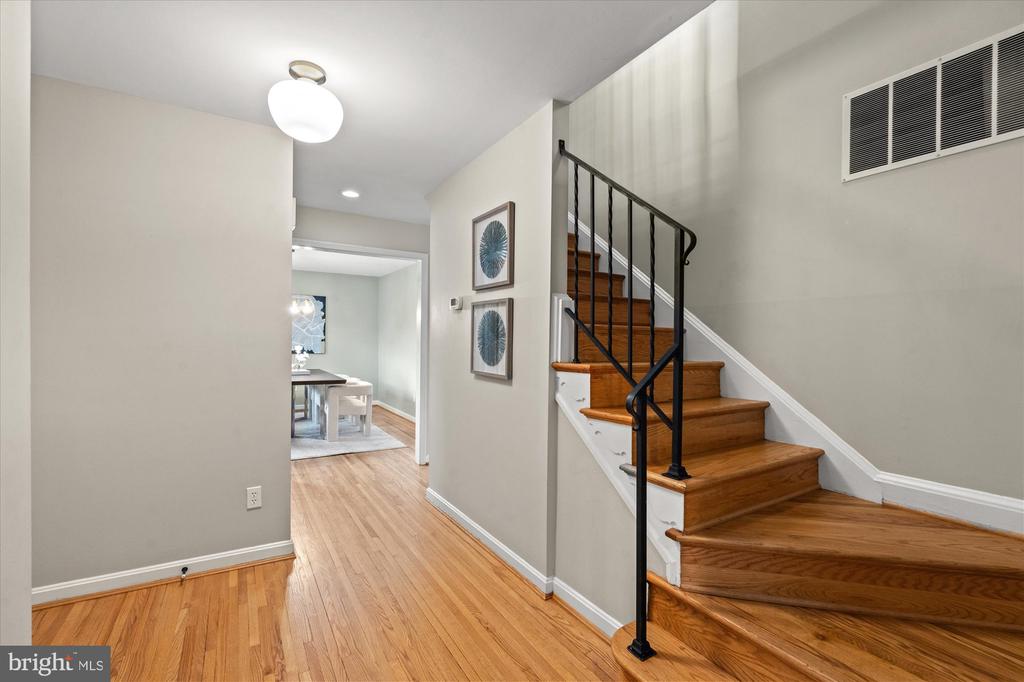 830 Neal Dr