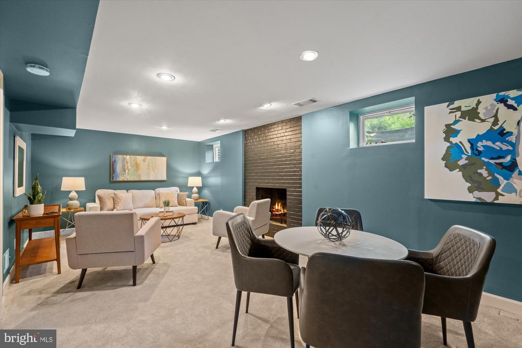 830 Neal Dr