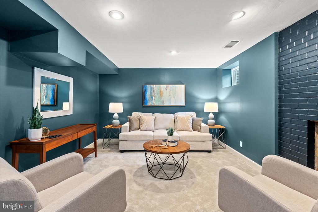 830 Neal Dr