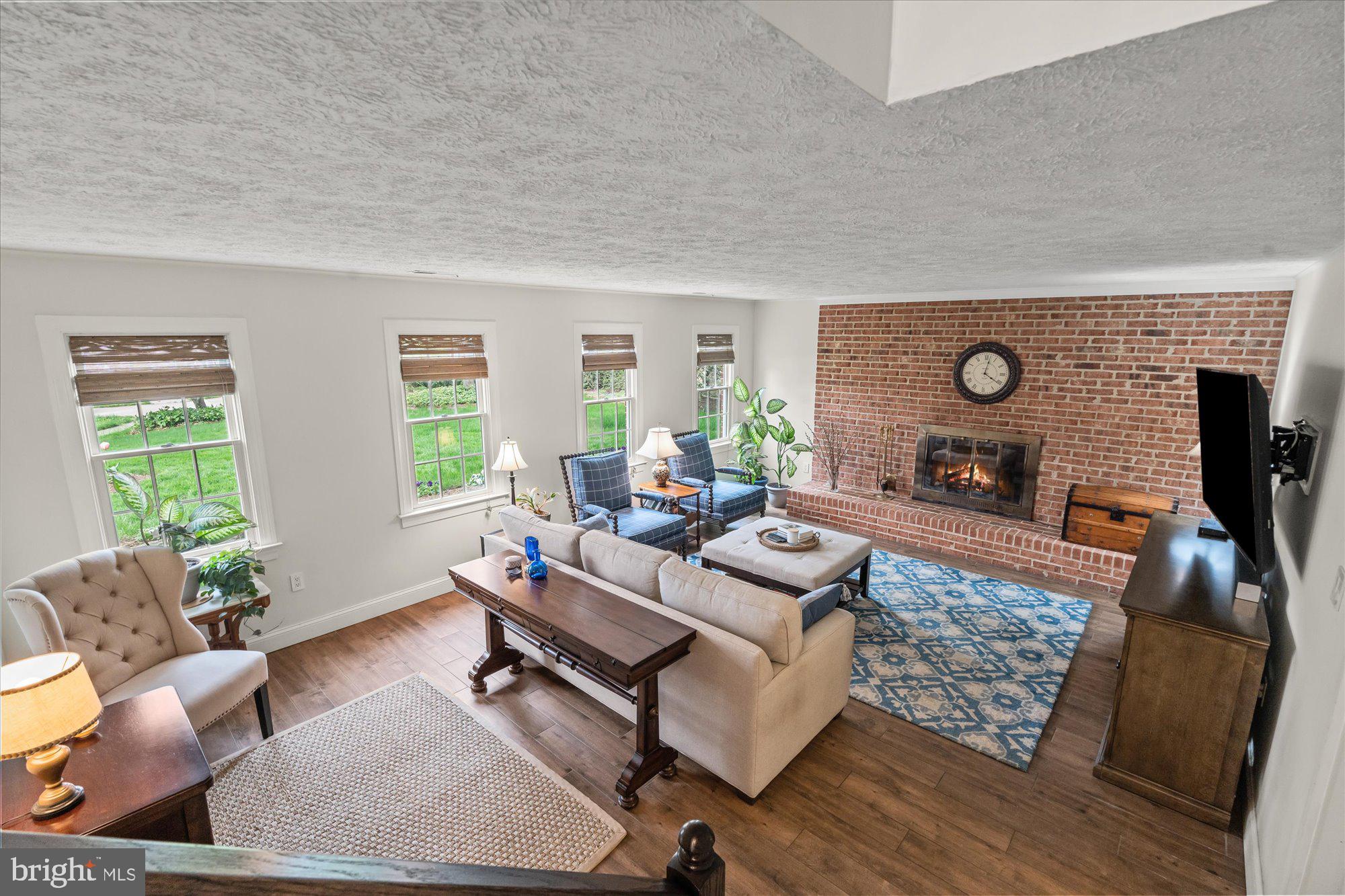 8222 Treebrooke Ln