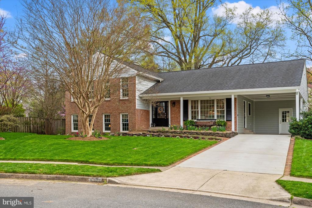 8222 Treebrooke Ln