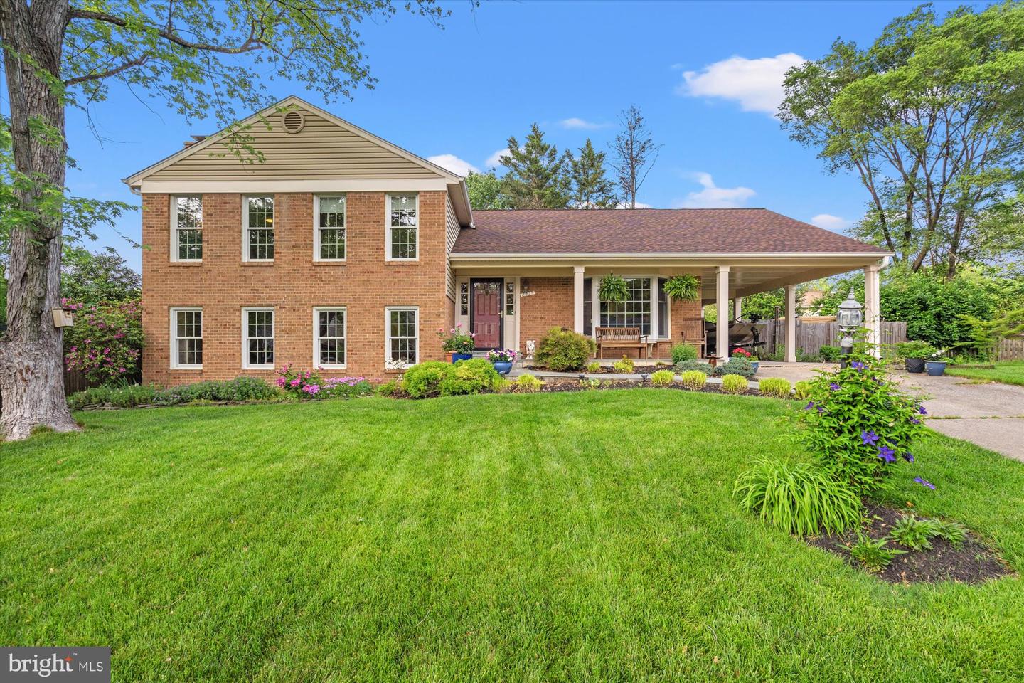8221 Treebrooke Ln