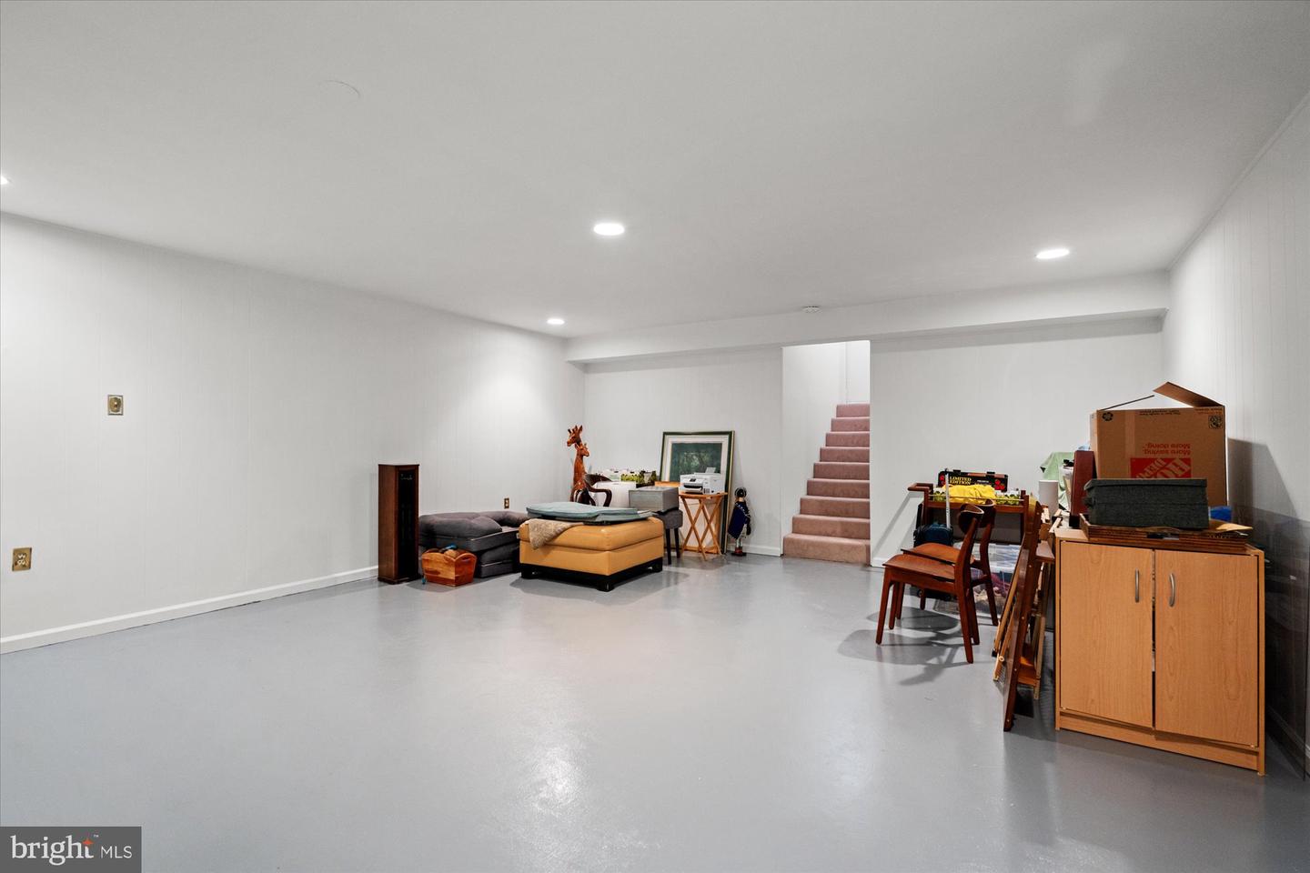8221 Treebrooke Ln