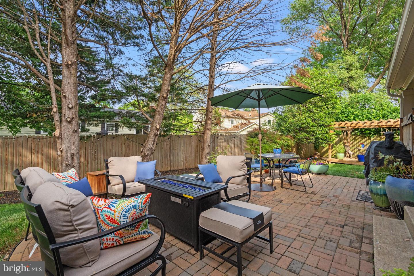 8221 Treebrooke Ln