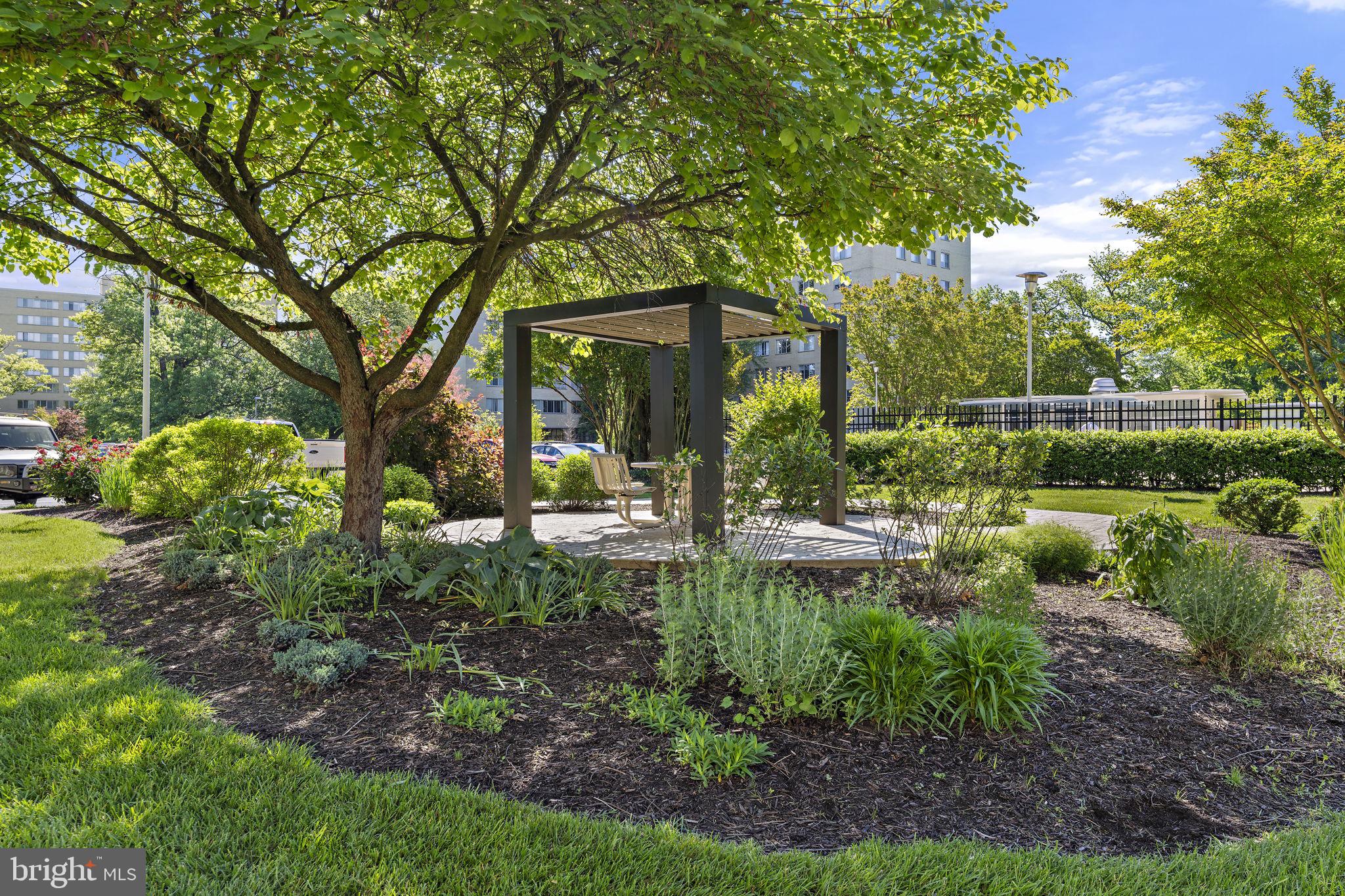 6621 WAKEFIELD DRIVE 910