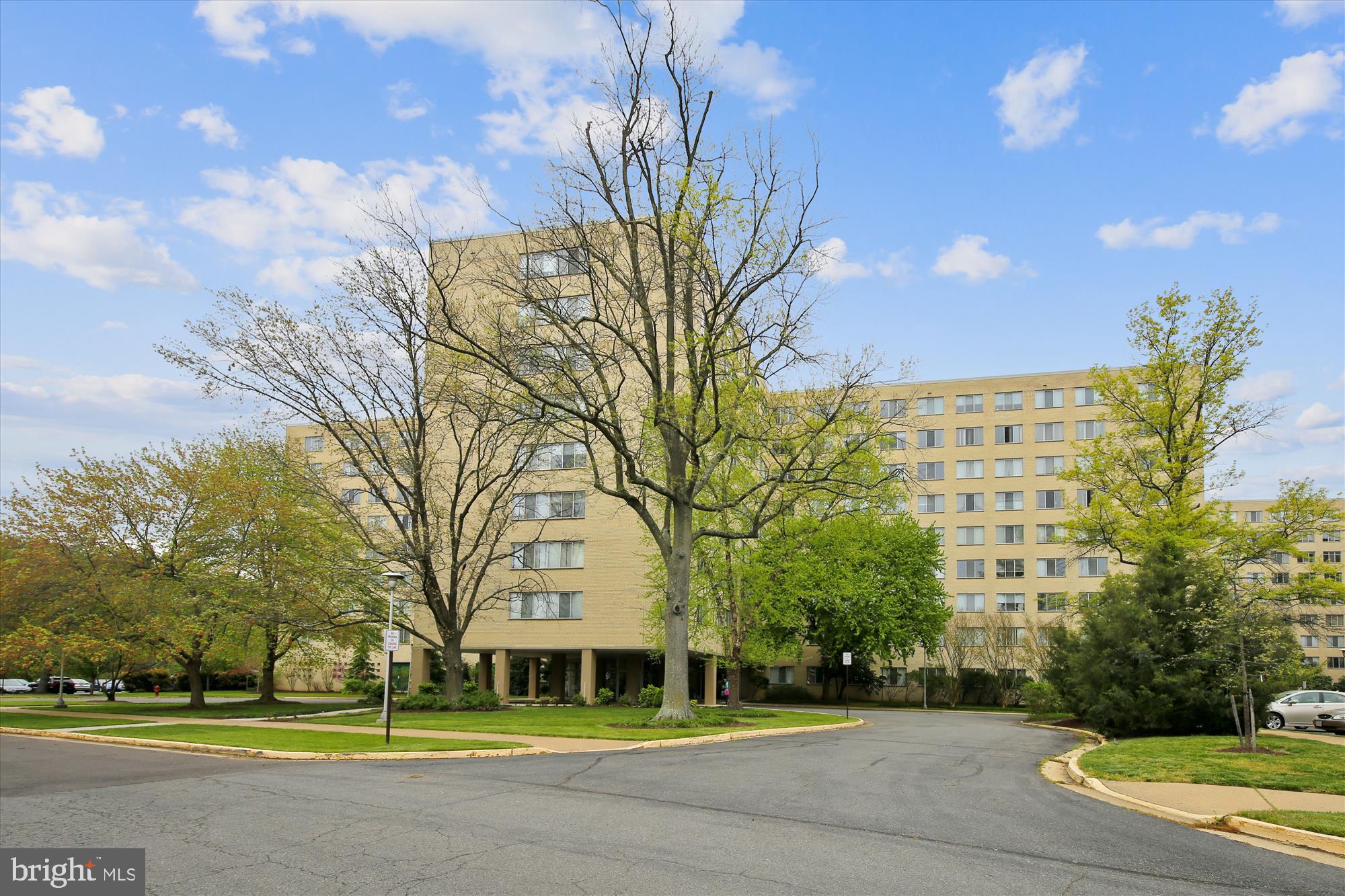 6621 WAKEFIELD DRIVE 910