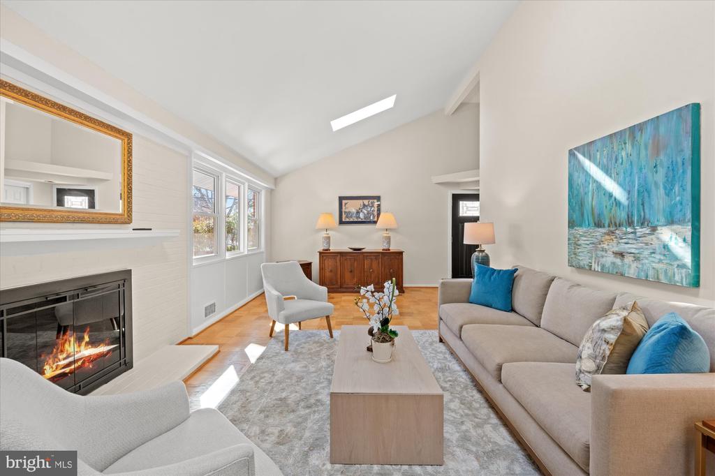 1024 CROTON DRIVE
