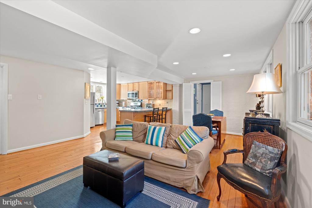 1024 CROTON DRIVE