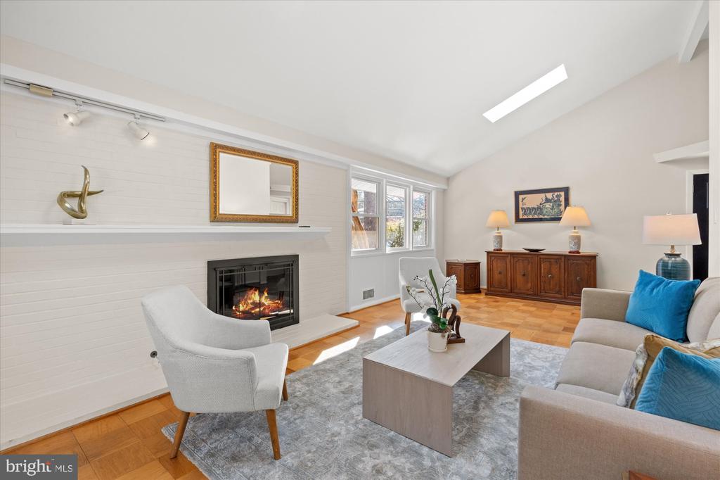 1024 CROTON DRIVE